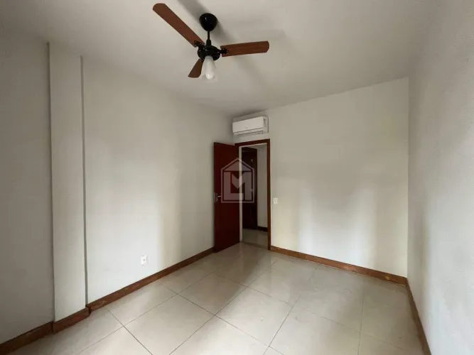 Apartamento de 2 Quartos para Aluguel na Praia do Canto (Frente) | 80m², 1 Vaga