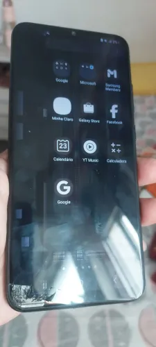 Celular Samsung A03 com defeito
