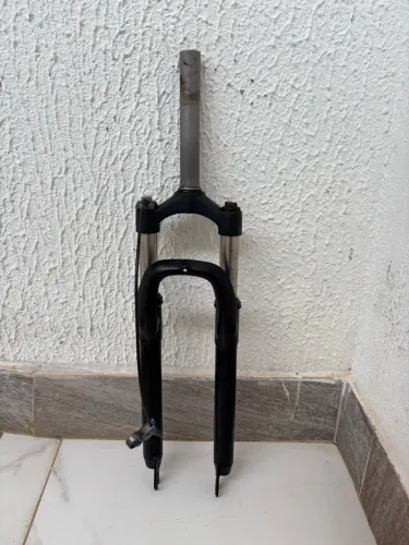 Suspensão de bicicleta com trava