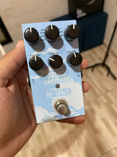 PEDAL DE REVERB MINI UNIVERSE
