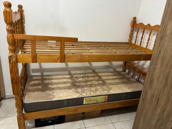 Beliche com dois colchões 