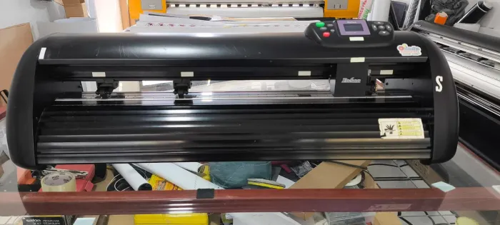Plotter de recorte 70cm c/ corte contorno.