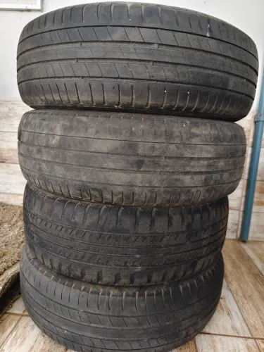 04 pneus aro 15 usados - 2 Michelin 195/65 + 2 Triangle 185/65 - bom estado