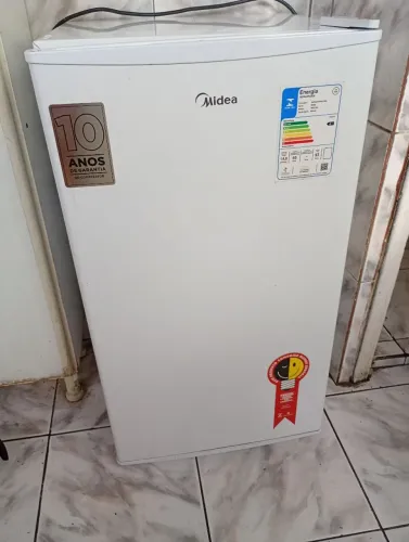 Frigobar Midea 93 Litros - Modelo MRC10B1