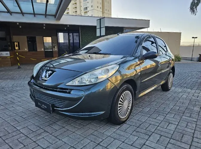Peugeot 207 XR 1.4 Flex 8V 5P 2012