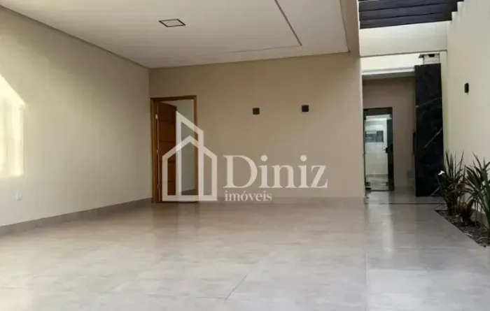 Casa para venda tem 105 metros quadrados com 3 quartos, sendo 1suíte no bairro Campos do J