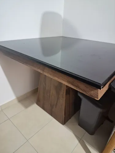 Mesa 4 cadeiras tampo vidro