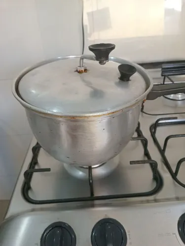 Vendo pipoqueira manual usada excelente