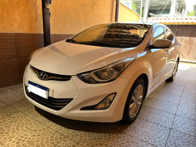 Hyundai Elantra GLS 2.0 16V Flex Aut. 2015