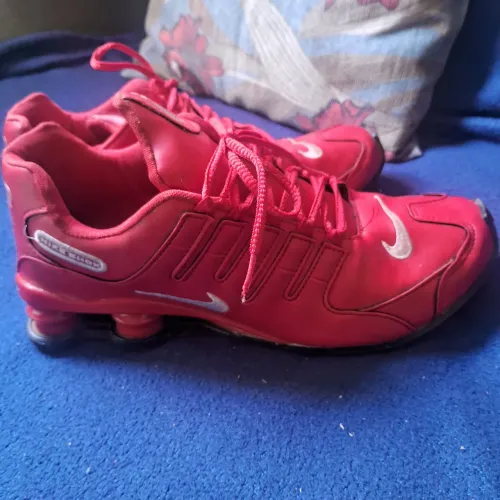 Tênis Nike Shox vermelho 41