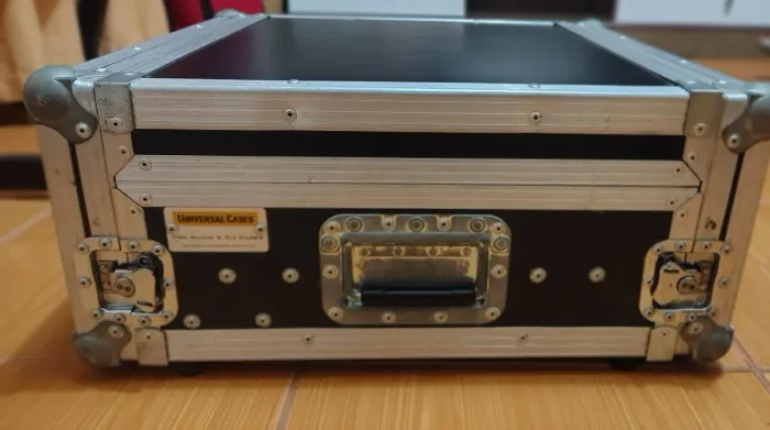 Case sob medida com mesa Xenix 1832usb