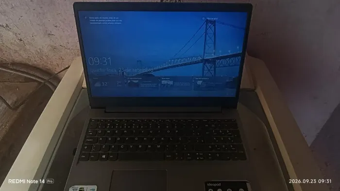 Vende-se notebook usado