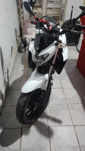Yamaha Fz25 baixa km