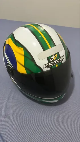 Capacete patriota