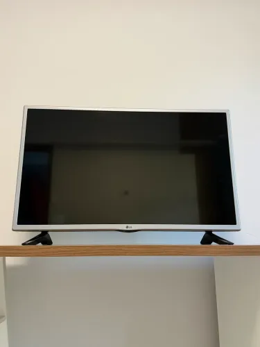 TV LG 32? Full HD LED 32LJ520B - Excelente Estado
