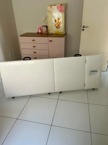 Maca portatil e cadeira 
