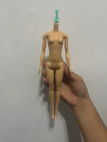 Corpo Barbie Básica Asiática 2024