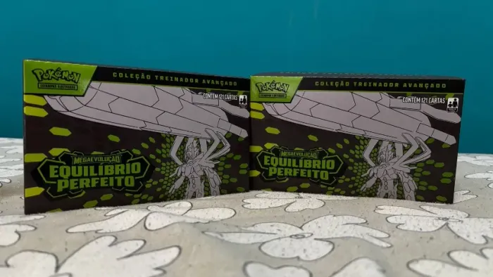 Caixa Treinador Avançado - Equilíbrio Perfeito - Pokémon TCG