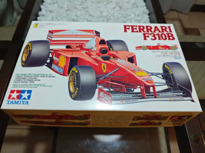 Tamiya Ferrari F310B F1 1/20
