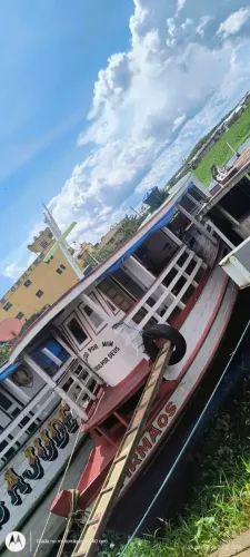 Barco de madeira