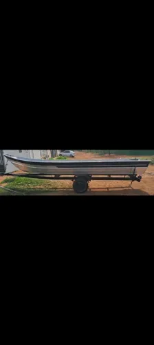 Barco completo por 18 mil , aceito troca por moto ou carro