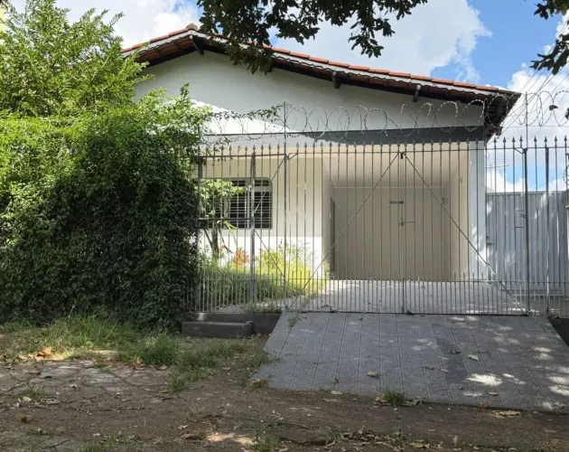 Vendo excelente casa no Setor Universitário Goiânia