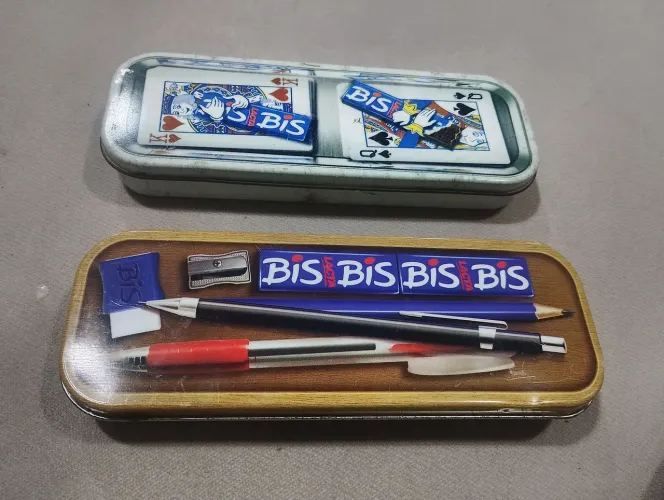 DOIS ANTIGOS ESTOJOS BIS