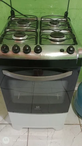 Fogão Electrolux 4 bocas e forno Elétrico funcionando perfeitamente FAÇO ENTREGA