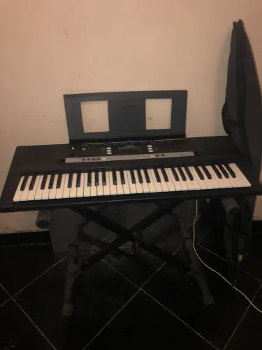 Teclado Yamaha PSR E243 + capa + suporte
