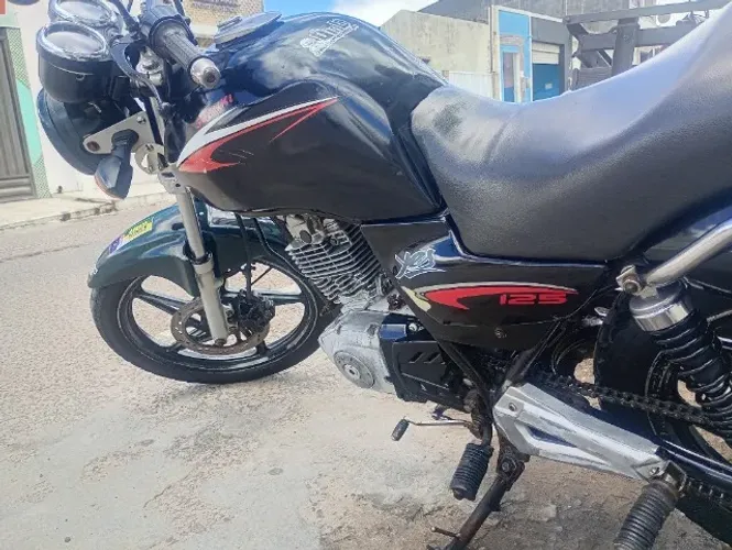 Moto Suzuki yes 125