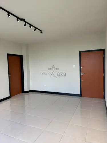 Oportunidade - Sala Comercial - Centro - Edifício Cinelândia - 40m².