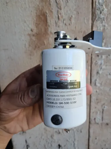 Motor de máquina de costura.