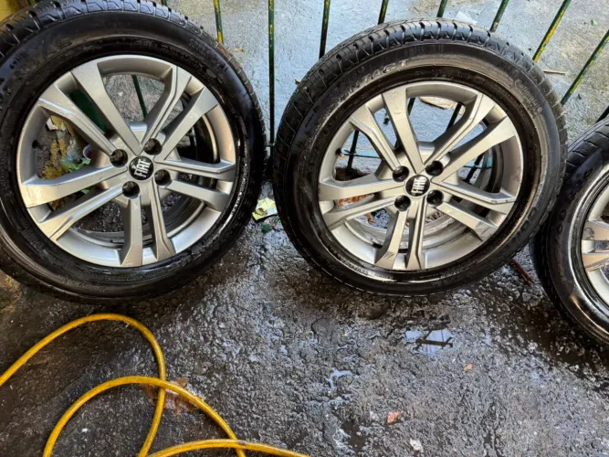 Vendo jogo de rodas Fiat pulse aro 16 4x98
