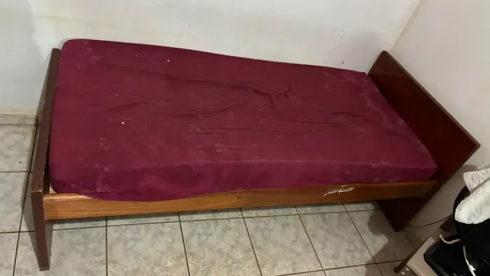 Vendo cama solteiro