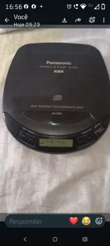 CD Player SL-S120, um tocador de CD portátil (conhecido como Discman) dos anos 90,