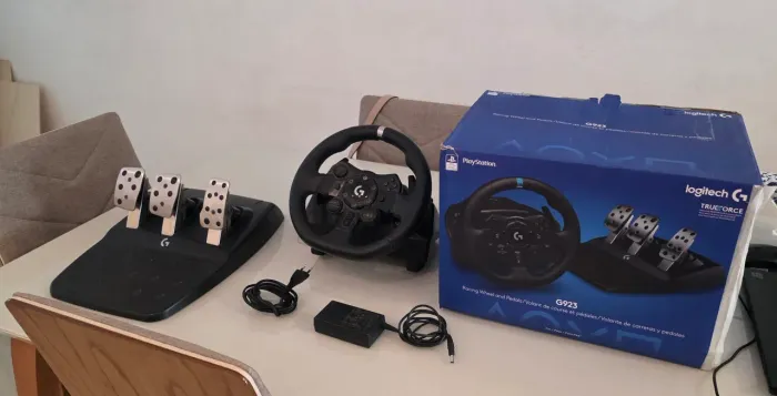Volante+Pedais Logitec G923 TrueForce