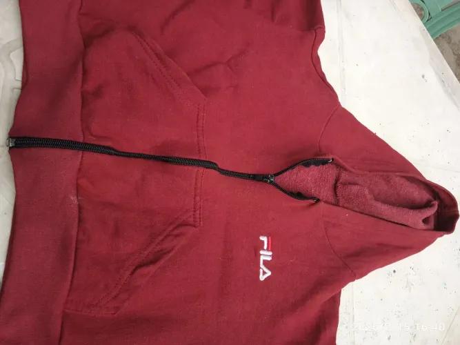 Moleton semi novo$25