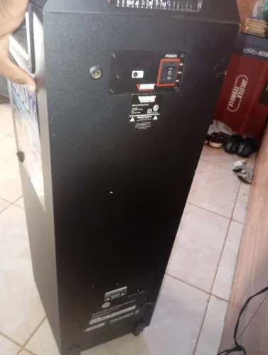 Vendo caixa de som novik neo 1800 w com bluetooth power batery 