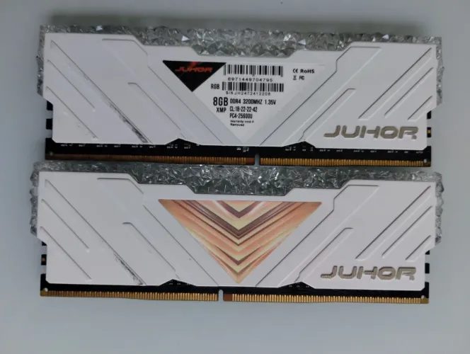 Memória RAM DDR4 16 GB (2x 8 GB) 3200 MHz com RGB