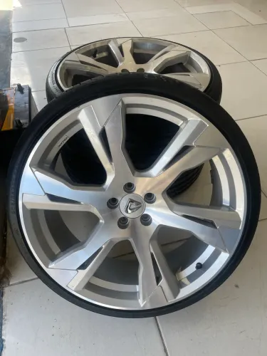 Rodas aro 20 5x100 + pneus 205/35-20 NOVAS!