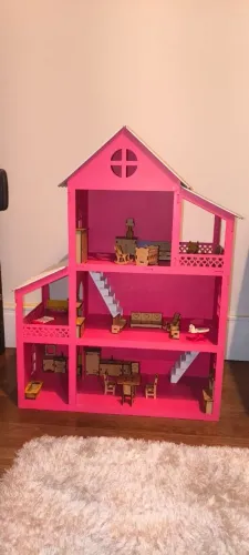 Casinha de Boneca em MDF Rosa 66cm + Móveis Inclusos (Montada)