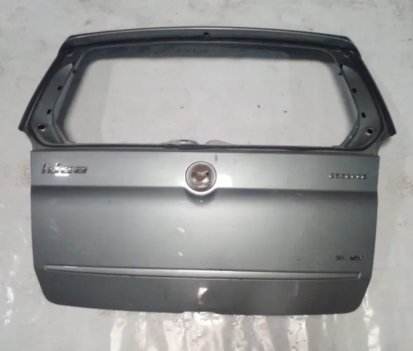 tampa traseira fiat ideia essence