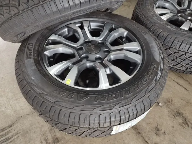 ESTEPE RANGER ARO 18" C/ PNEU PIRELLI SCORPION ATR ZERO