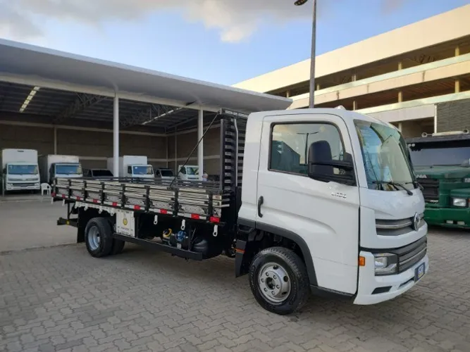 delivery 6.160 prime ano 2022 zero km com carroceria de madeira de 5 m .