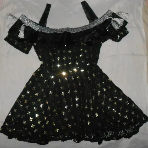 Vestido com Brilhos Detalhes Feminino Tam P Curto ( Liquida tudo fim de ano queima estoque