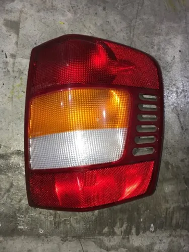 Lanterna Jeep Cherokee 2000