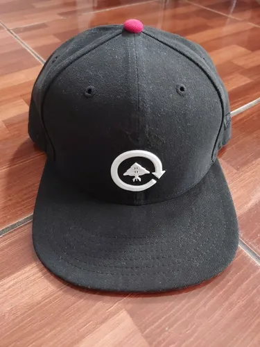 Boné New Era x LRG 