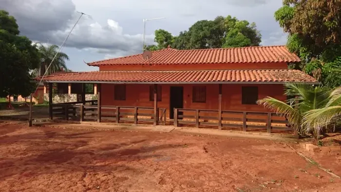 Sitio + ou _ 8mil metros, churrasqueira, fogão a lenha, poço de peixe, Jaboticatubas.