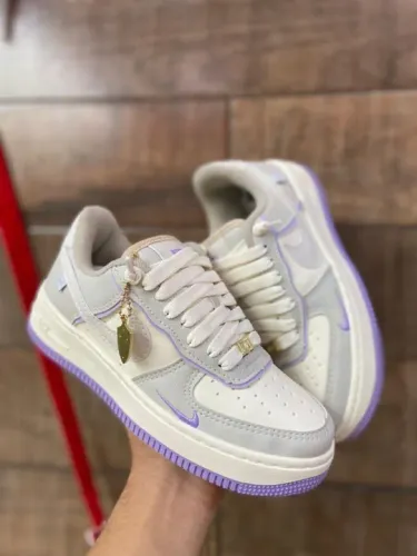 Tênis Nike Air Force 1 Low
