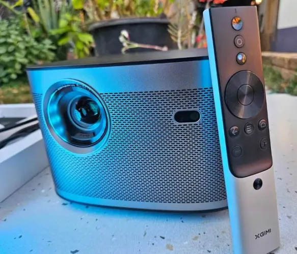 Projetor XGIMI Horizon 2.200 Ansi Lumens, Android TV 10, Som Harman Kardon 500''